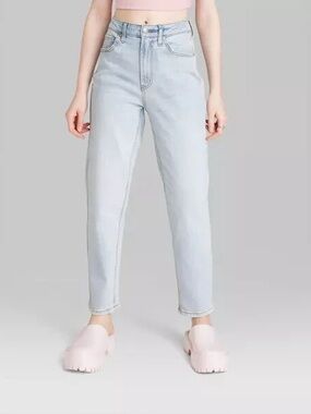 Wild Fable Light Wash High-Rise Tapered Mom Jeans